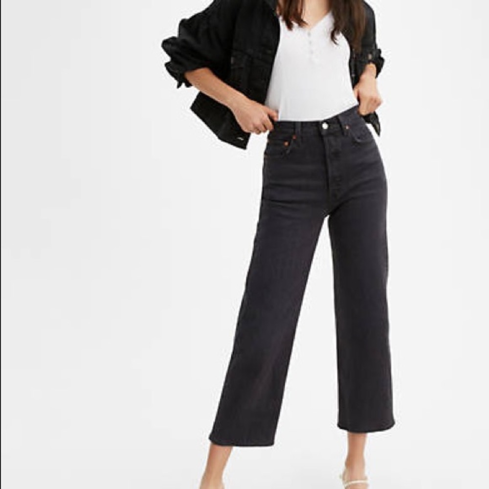 Levi’s premium ribcage jeans black